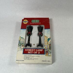 Vintage Lemax Village Collection Street Lamp Set Of 2 1991 Black Posts Wreath
